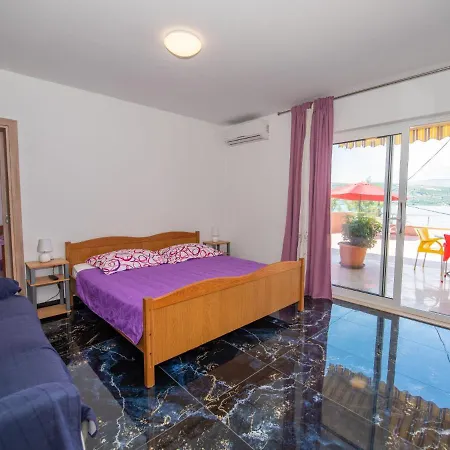Vinka-5 By Interhome Apartmán